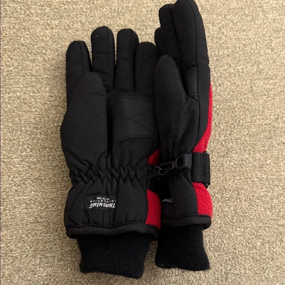 3M Thinsulate Kids Red and Black Mittens Youth 8/16